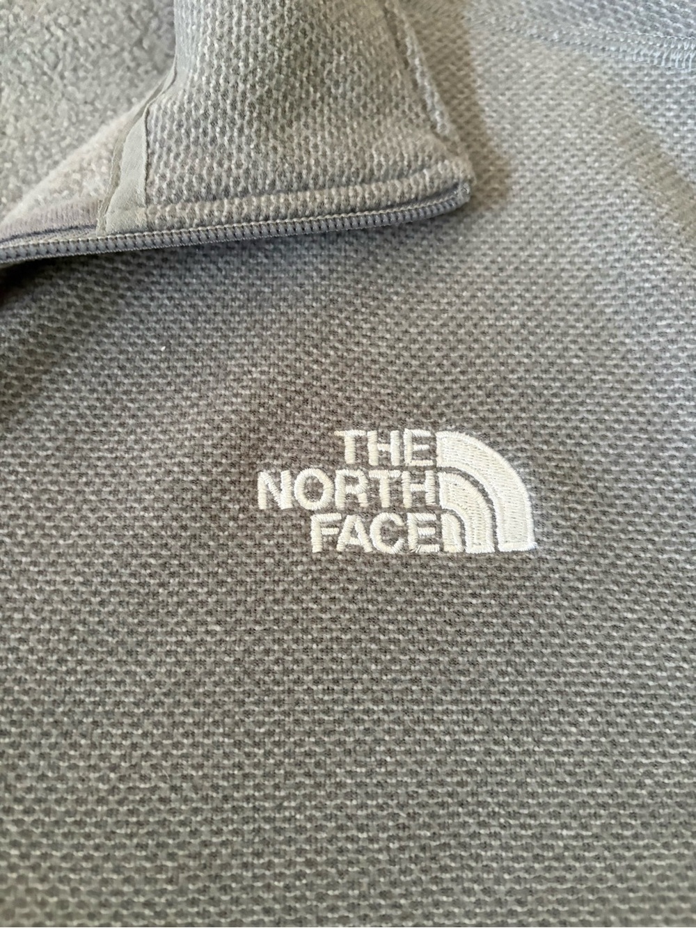The North Face Textured Cap Rock 1/4 Zip Fleece Pullover Jacket Men’s Large Grey